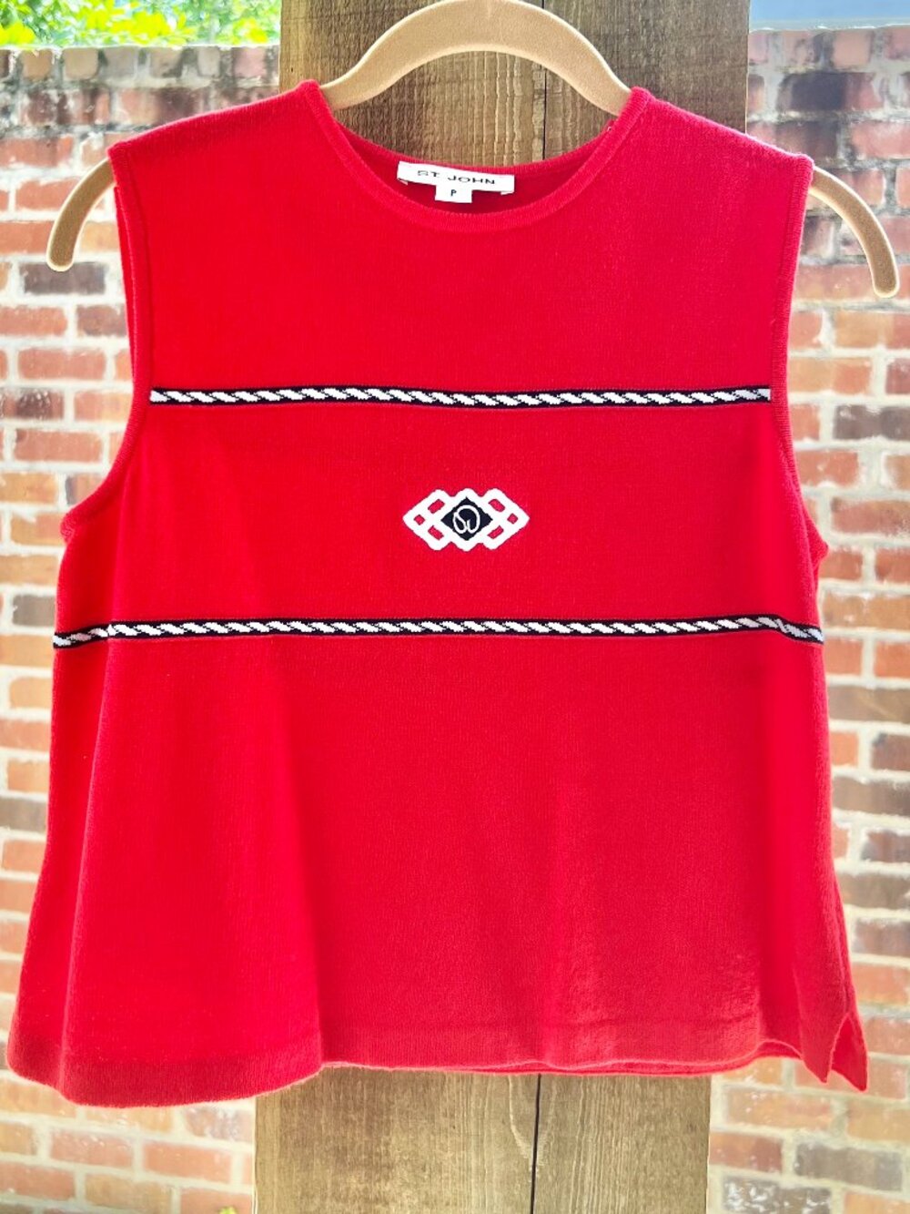 St. John Sleeveless Top Size P